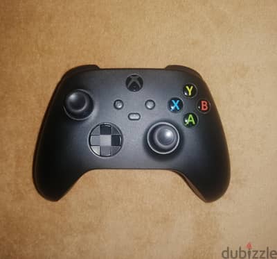 دراع xbox series x بحالة الجديد ومعه العلبة