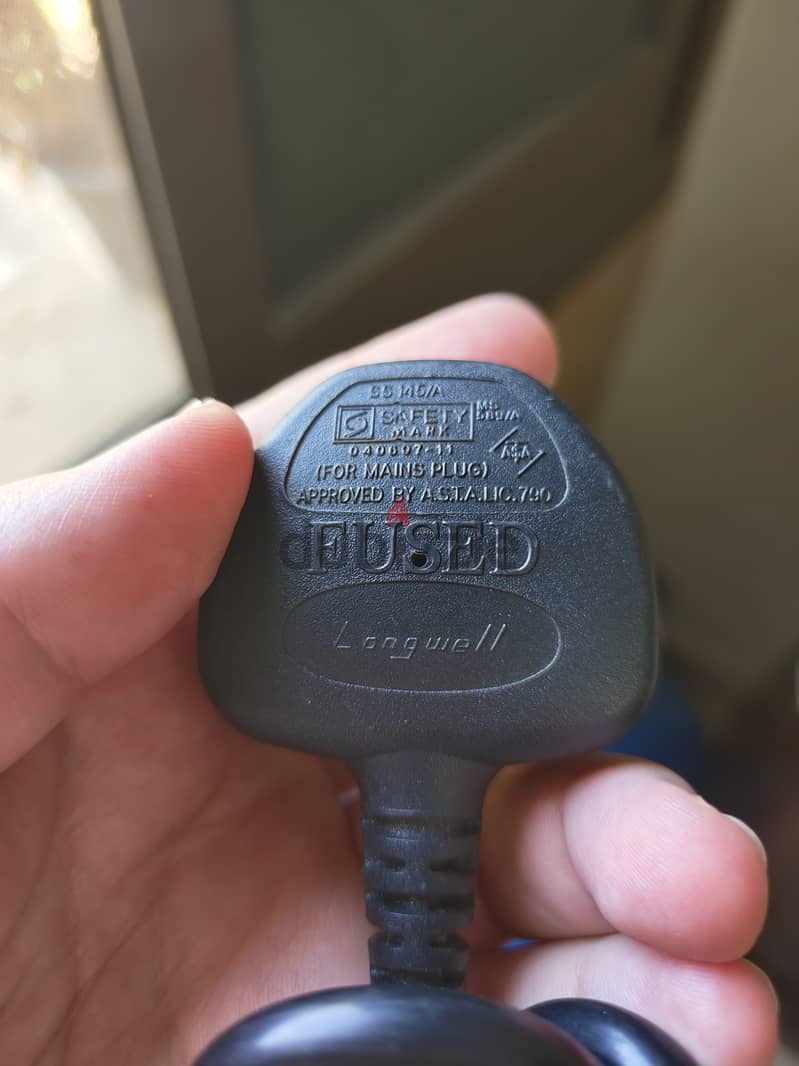 Dell 130W charger, original, from Kuwait 3