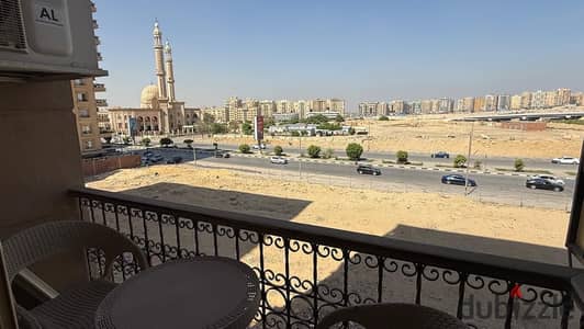 شقه مفروشه للإيجار في الشطر الثامن زهراء المعادي بجوار كارفور المعادي