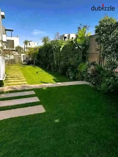 لراغبى السكن الراقى و الخصوصيه امتلك الان فيلا  ف موقع مميز على بعد دقايق من الجامعه الامريكيه بالقرب من مفيدا و لافيسنا و هايد بارك