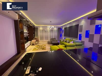 شالية للبيع في هاسيندا باي الساحل الشمالي ع الجولف مباشرة متشطب بالتكييفات والمطبخ