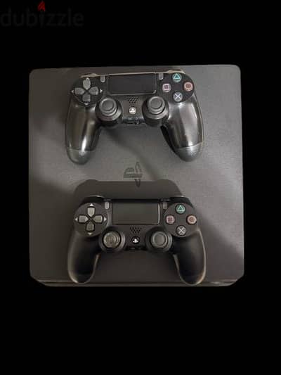 Playstaion 4 Slim 1 TB + 2 controllers + ps4 slim bag