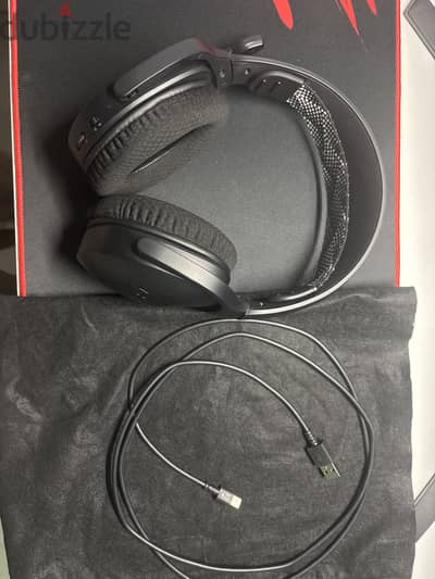 سماعة hyperx cloud jet شبه جديدة