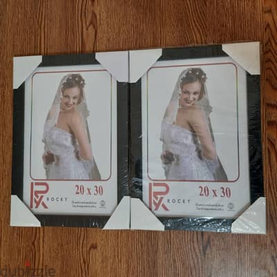 بروازين أسود 20×30 – واجهة أكريليك – 120 جنيه