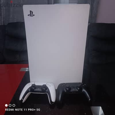 playstation 5 مع دراعات hall effect