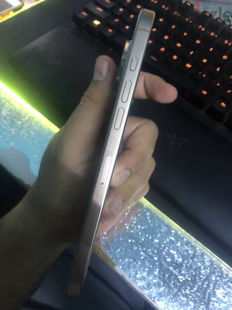 Apple - iPhone 16 Pro Max 1