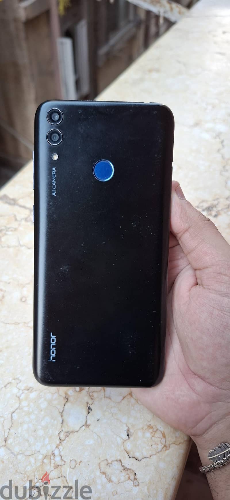 Honor 8C 1