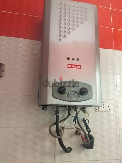 سخان كهربا جديد لم يستعمل نهائيا ١٠ لتر ، التسليم العجمي أو سموحة