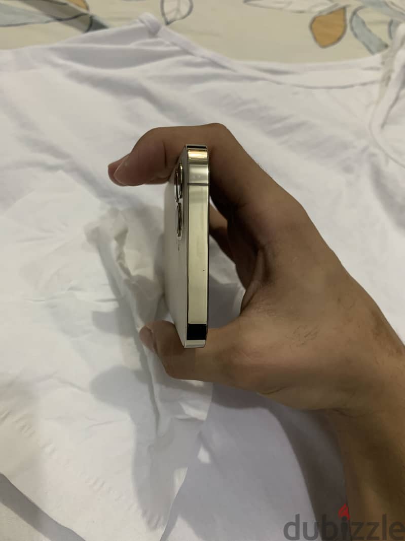 آبل - آيفون 12 برو 5