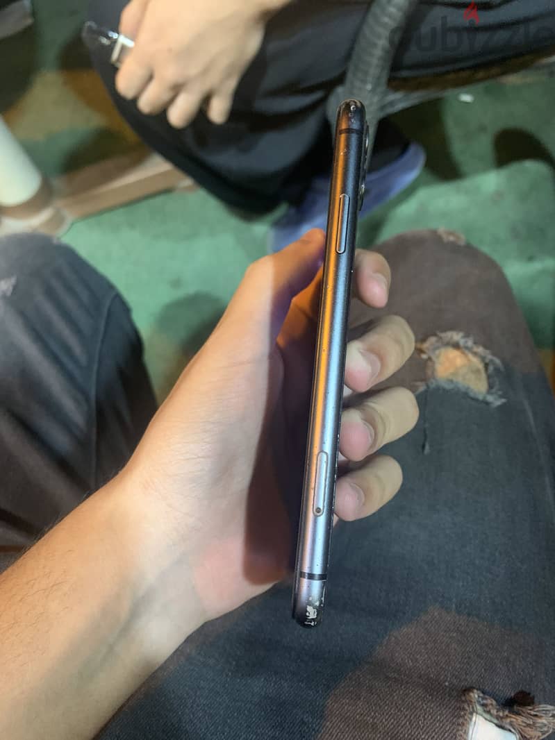 Apple - iPhone 11 3