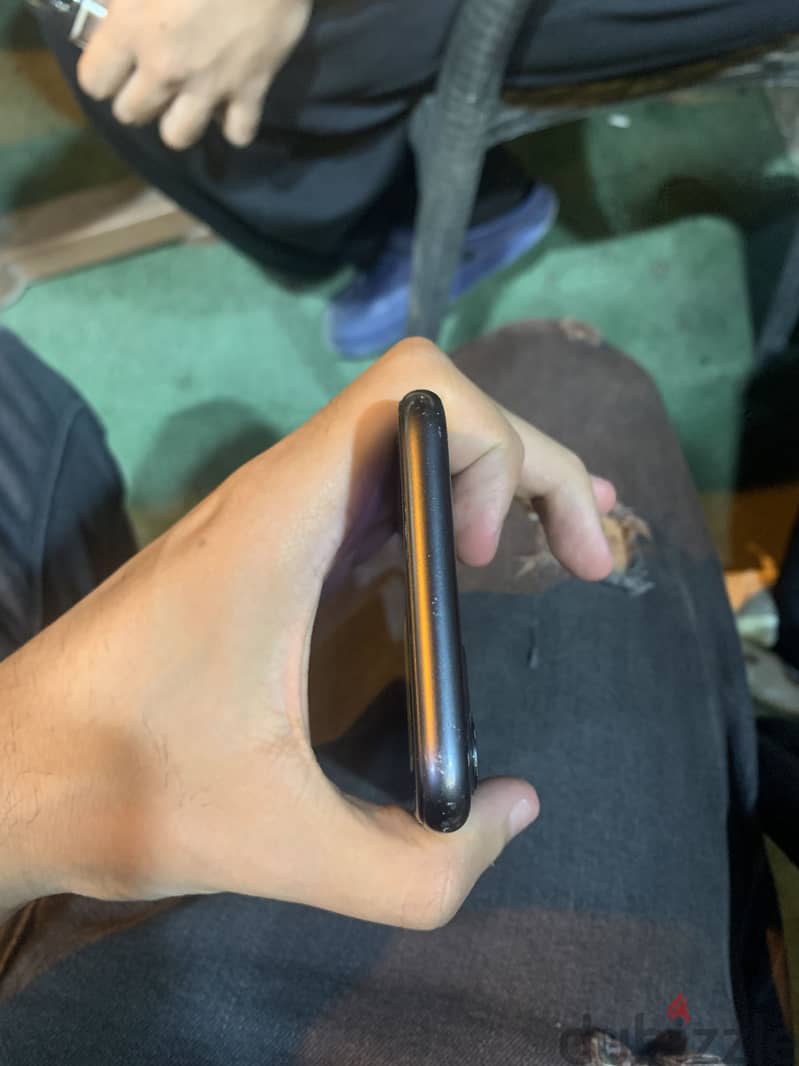 Apple - iPhone 11 4