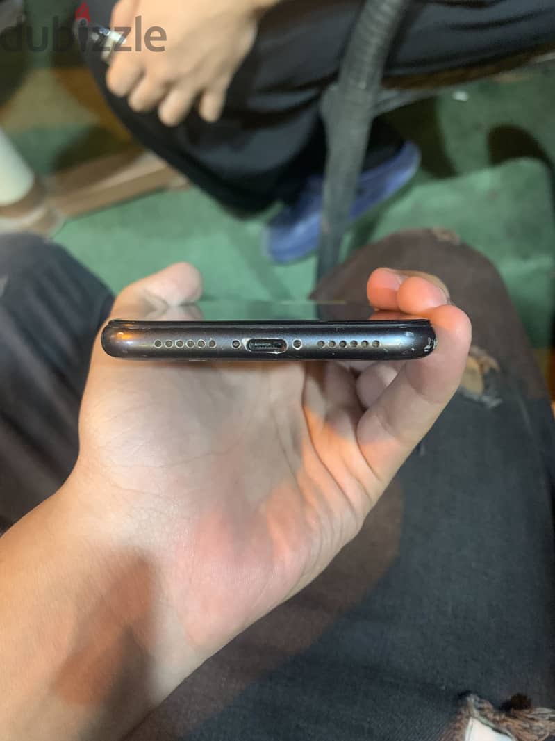 Apple - iPhone 11 8