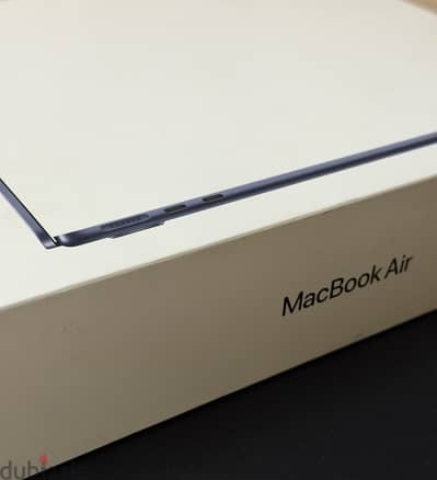 MacBook Air M5  13 -512 جديد كرتونه مقفله