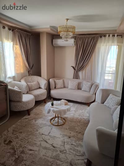Apartment 120 m for annual rent modern family or groom high-end finish all services available water and electricity and elevator 3 bedrooms reception two pieces kitchen bathroom floor 11 upper in Alexandria Al Agamy kilo 21 on the Palm Beach in a very distinguished location
