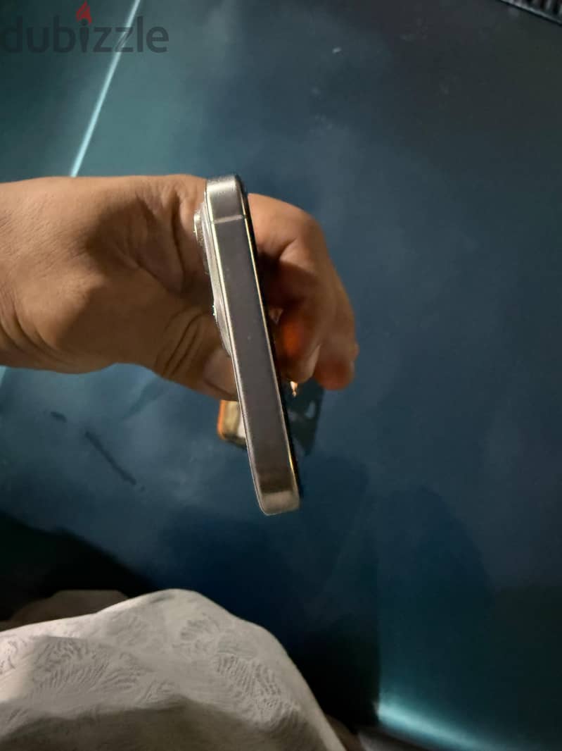 ايفون 16 بروماكس 4