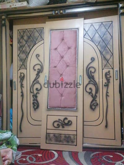 دولاب وسرير ومرتبه سوست حالتهم مقبولة
