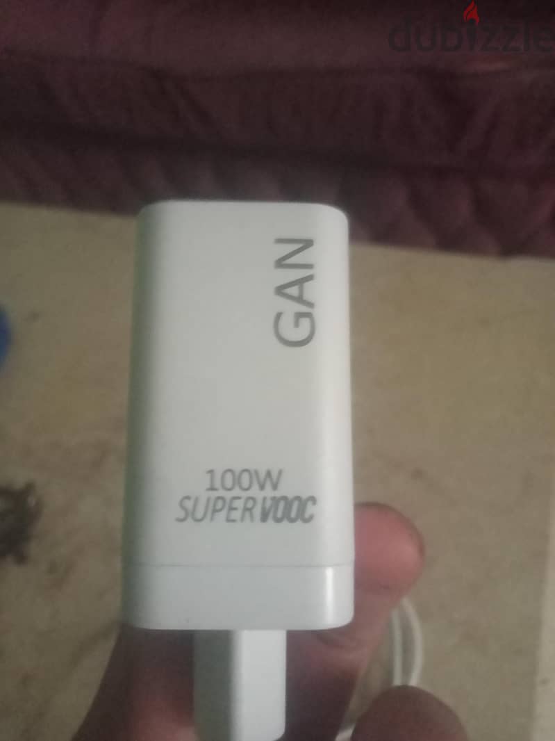 شاحن اوبو 100 وات 1