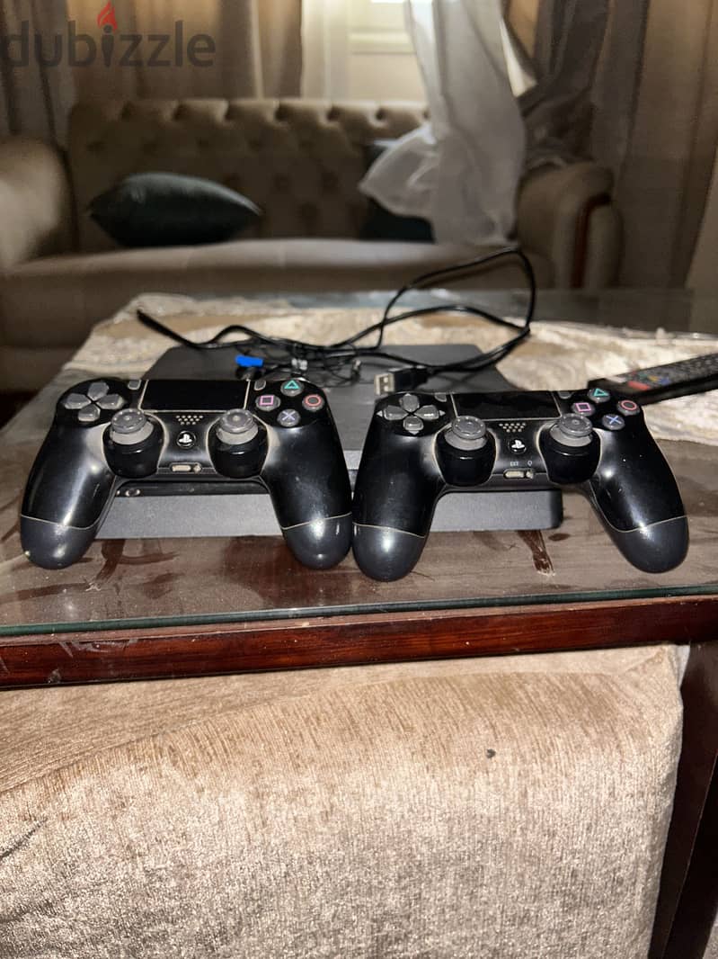 Ps4 slim 1