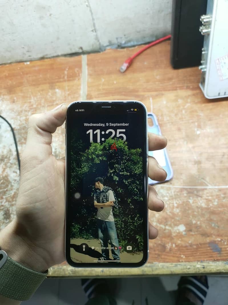 Apple - iPhone XR 2