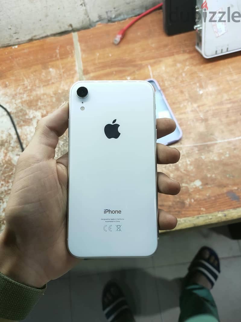 Apple - iPhone XR 3