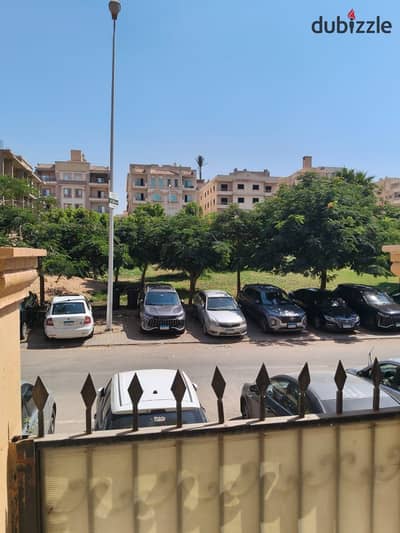 Apartment for sale in a prime location in the Violet Buildings, First Settlement