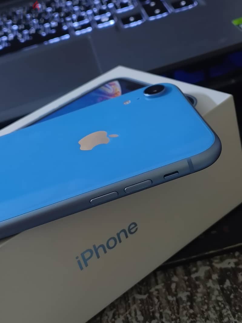 Apple - iPhone XR 01110255452 3