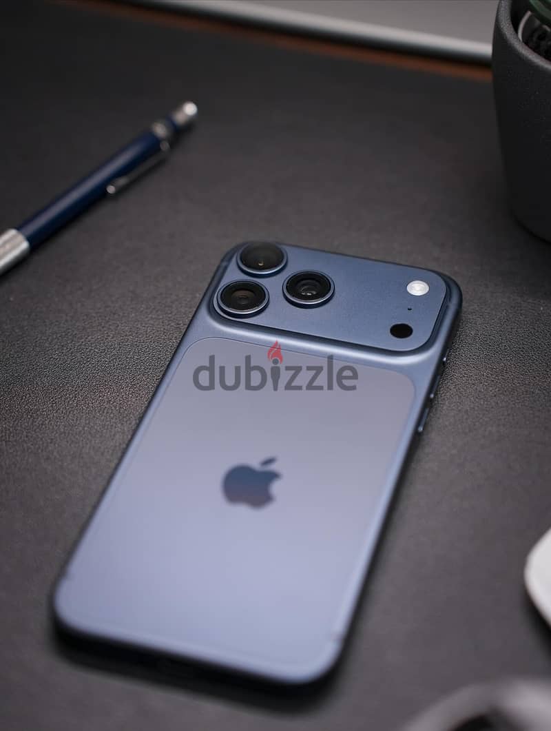 Apple - iPhone 17 Pro Max 2