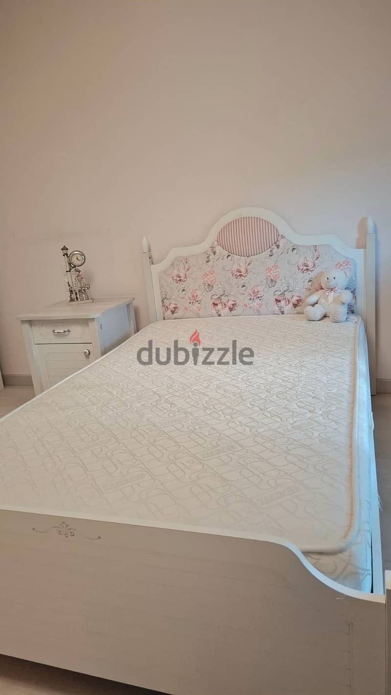 Girl bed room 1