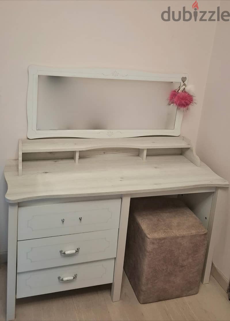 Girl bed room 4