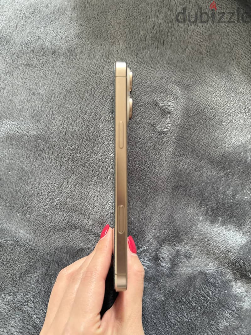 Apple - iPhone 16 Pro Max كالجديد 1