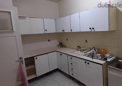 مطبخ كامل بحالة جيدة