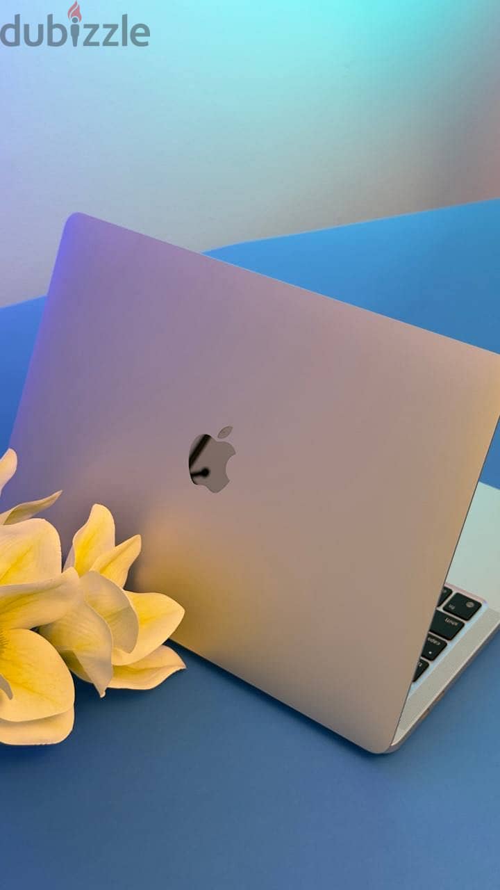 Macbook pro m2 1