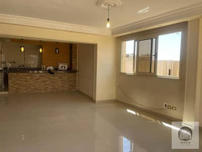 Apartment for sale in Al Banafseg 7 Villas, third floor, 255 square meters, 3 rooms, ultra-super deluxe finishing, sea view, stunning view
