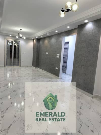 For rent, a licensed administrative headquarters in Zahraa Al-Maadi, the main section six, a prime location.