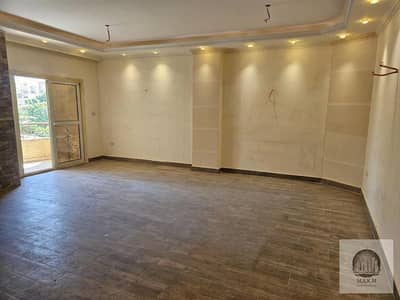 Apartment for sale in South Academy, first floor, 180 square meters, 3 rooms + 2 bathrooms, super deluxe finishing, garden view, all utilities connect