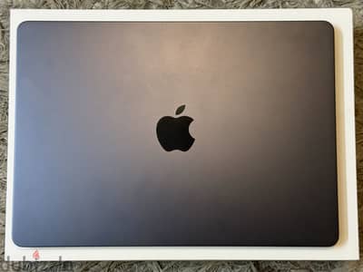 للبيع MacBook Air M5 — 13-inch — 16GB RAM — 1TB SSD