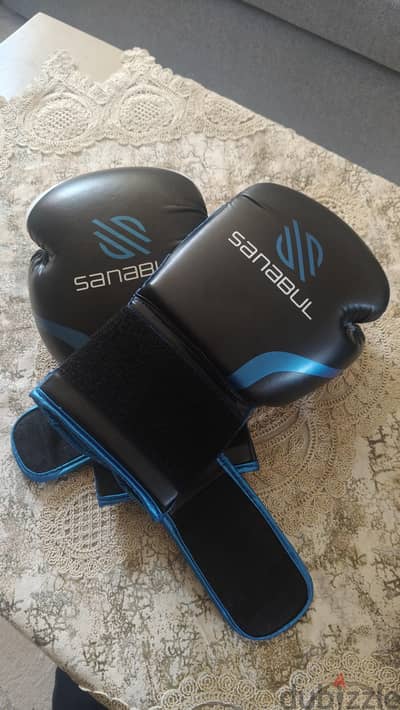 قفازات بوكسينج Sanabul أصلية + واقي أسنان Venum