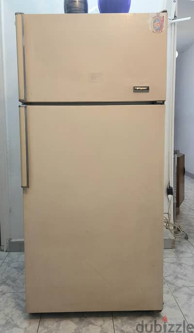 ثلاجة ماركة  Frigidaire  امريكي كبيرة، المكان مصر الجديدة