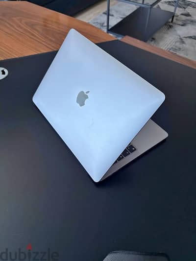 Macbook pro M1 2020 16GB RAM 512 GB SSD