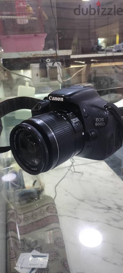 للبيع كاميرا كانون Canon EOS 600D بحالة ممتازة جدا - كسر زيرو >