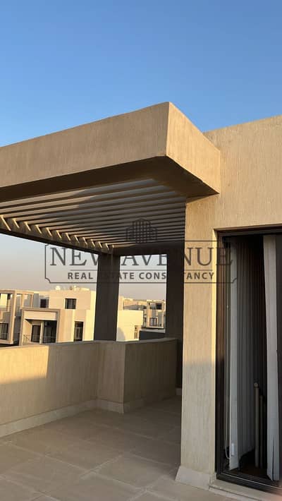 بنتهاوس متشطب بالكامل بالتكيفات و المطبخ بحري استلام فوري 3 غرف للبيع في فيفث سكوير المراسم Fifth Square Marasem