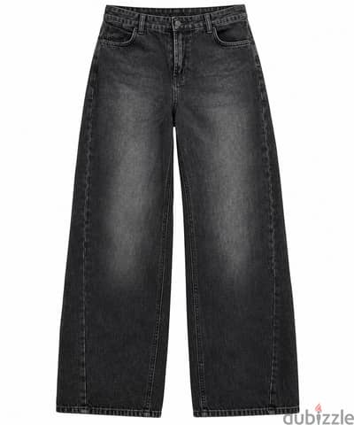 New jeans black straight fit with its ticket