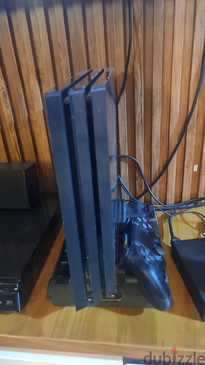 Ps4 pro used as new 2