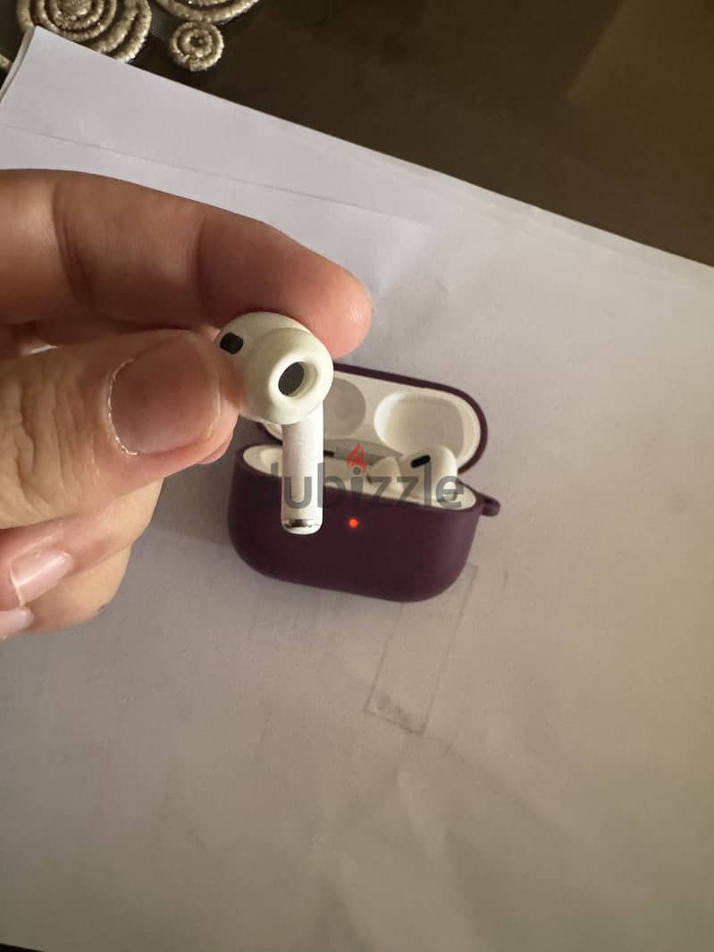 Apple AirPods Pro 2nd Gen Type C 1
