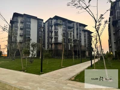 Apartment for sale in Madinaty, B8—a prime location. It measures 127 sqm and is an "old booking" unit (original contract) with a commercial-rate premi