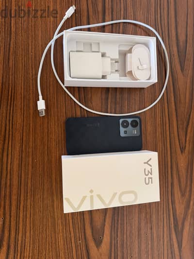 Vivo y35 بحالة ممتازة