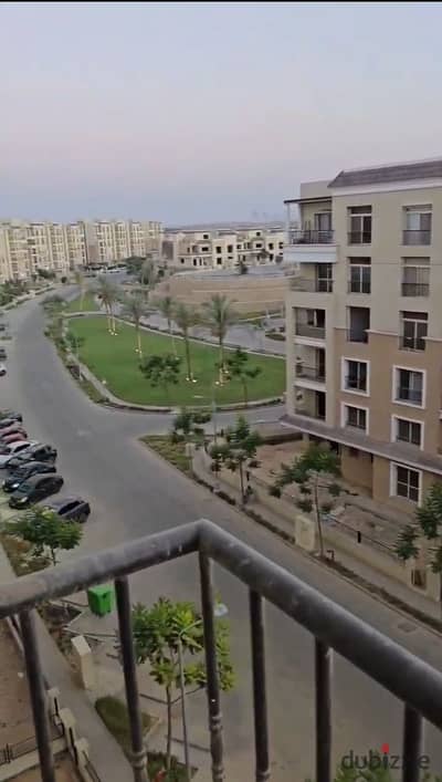 شقة 164 م 3 غرف سوبر لوكس بالمطبخ موقع متميز باطلالة علي الهاب للايجار بكمبوند سراي S2