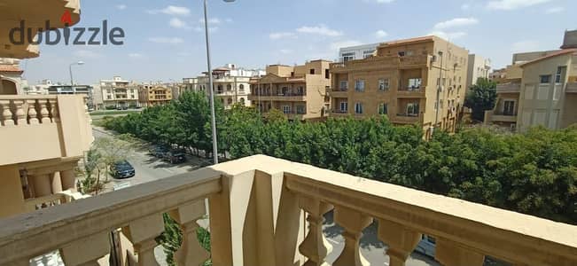 Apartment for sale in Al-Yasmeen 7 Villas, First Settlement Second floor Area: 200 sqm 3 bedrooms (including a master bedroom) 3 bathrooms Spacious re