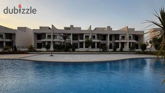 Townhouse ready for immediate handover, overlooking landscape and lakes in Lake West