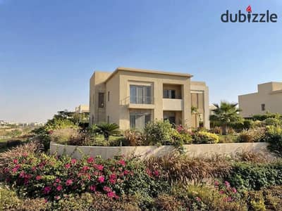 فيلا استاندالون فخمة استلام فوري مع Private pool  في التجمع الخامس امام مكتب النائب العالم للبيع بالتقسيط المريح بالقرب من تاج سيتي و الرحاب و ميفيدا